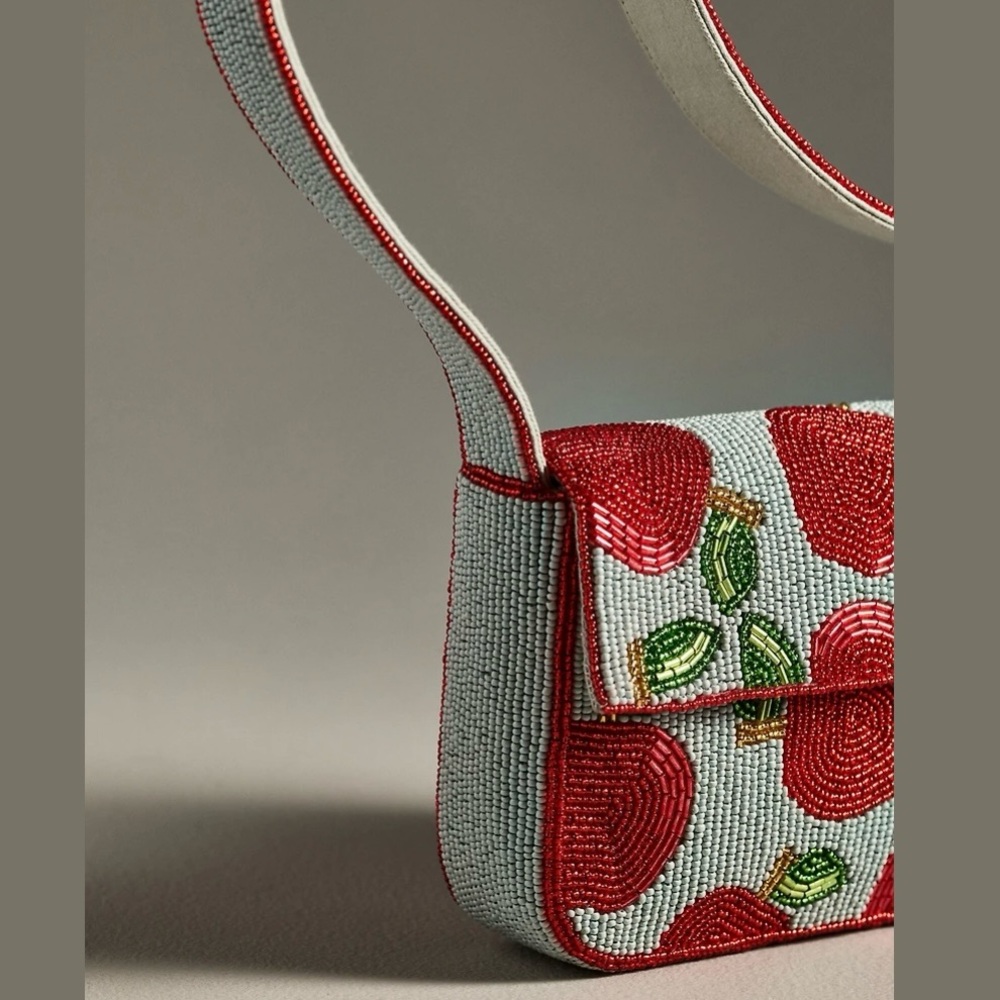 Anthropologie Fiona Beaded Bag – Apple Pattern NWT ✨🍎 - Picture 3 of 7